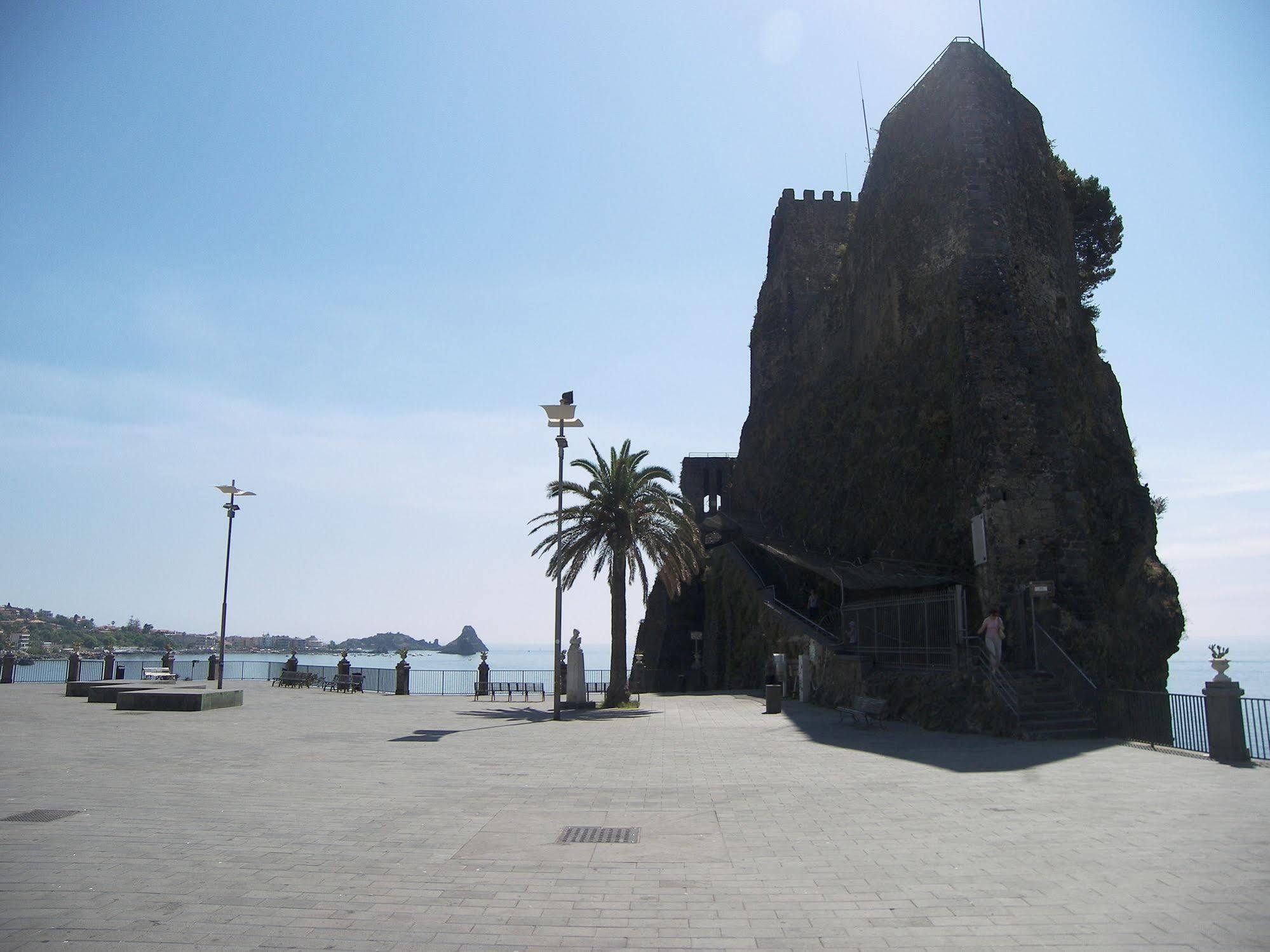 Bed and Breakfast Oasis Aci Castello Exterior foto