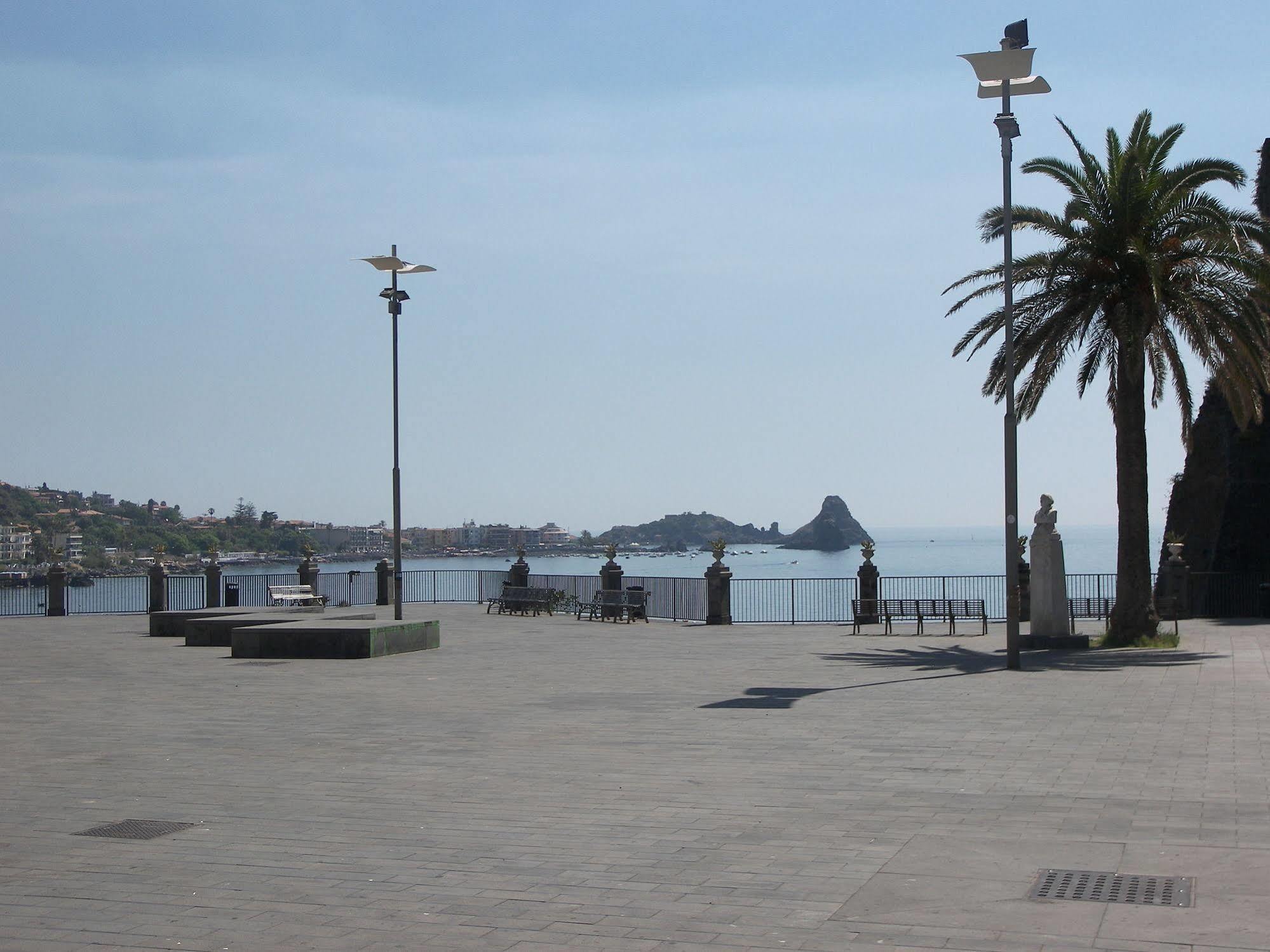 Bed and Breakfast Oasis Aci Castello Exterior foto